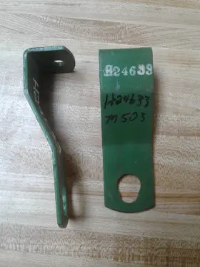 H24633 John Deere Bracket