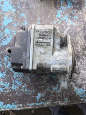 J2b6e John Deere Faibanks Morse Magneto J2b6 2 Cylinder Parts Only Cover Damage