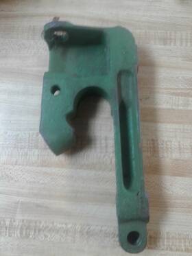 John Deere M1391 Bracket