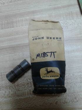 John Deere M1857t Shaft