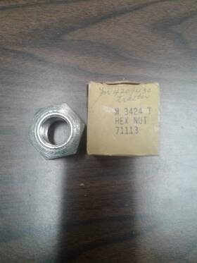 John Deere M3424t Nut