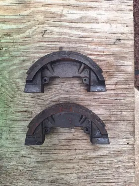 M805898 John Deere Part Number 850 Tractor Brake Shoes 2 Used Very Good Shape