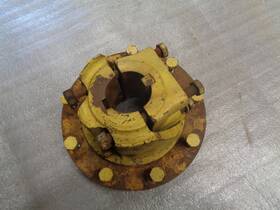 John Deere Mt-40-420-1010 Mt-40-420-1010. Rear Wheel Hub M2648t. With Clamp And Stud Bolts