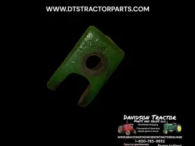 R26300r John Deere Injector Hold Down Antique Tractor