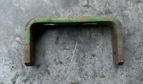 R26602 John Deere 3010 3020 4010 4020 5010 Tractor Generator Bracket Mount R26602 John Deere 3010 3020 4010 4020 5010 Tractor Generator Bracket Mount