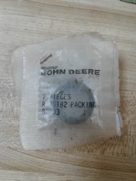 R39182 John Deere Packing