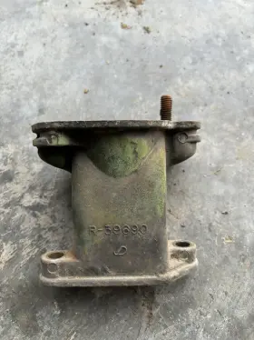 R39690 John Deere 3020 4010 4020 5020 Tractor Engine Thermostat Housing Base