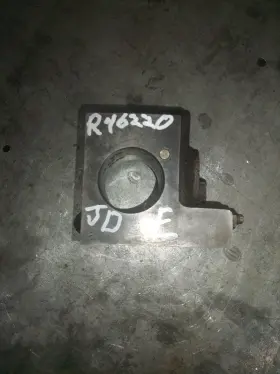 R46220 John Deere Hydraulic Manifold.