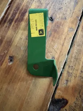 R50724 John Deere Battery Box / Step Latch Oem Part