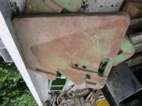 R58823 John Deere Tractor Suitcase Weight 30 40 50 Series