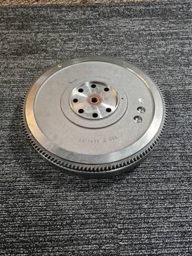 John Deere Re520250 Flywheel For 5076el 5076en 5082e 5083e 5083en 5085e 5090e
