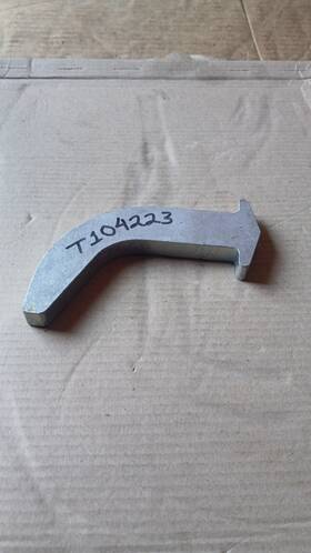 John Deere T104223 New Genuine Shank Retainer