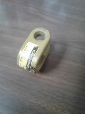 T22946 John Deere Clamp