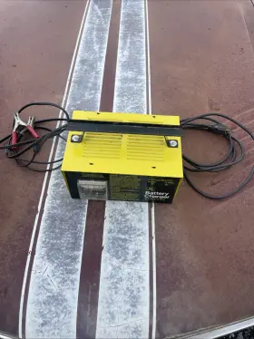 Ty5103 John Deere Vintage 1980s Battery Charger