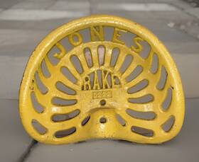 Jones D222 Vintage Cast Iron Tractor Implement Seat Chicago Usa Rake Jones-farmhouse Decor