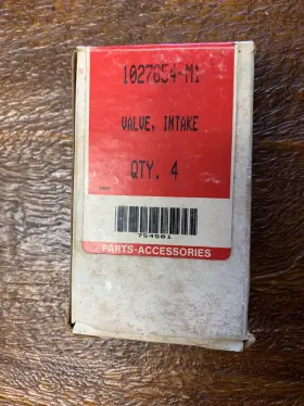 1027654m1 Massey Ferguson Intake Valve Set Of 4 Fits Mf135 Mf150 Nos