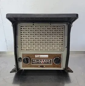 652-1456 Massey Ferguson Vintage Tractor Fender Am/fm Radio In Case Untested