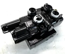 7076858m93 Massey Ferguson Gc Hydraulic Valve For Gc-series Tractor 7076858m93 Massey Ferguson Gc Hydraulic Valve For Gc-series Tractor