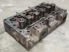 Ag3.152 Massey Ferguson 135 Tractor Cylinder Head - Perkins Gas Engine Ag3.152 Massey Ferguson 135 Tractor Cylinder Head - Perkins Gas Engine
