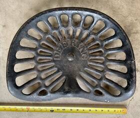 Mccormick-deering D267 Antique Cast Iron Equipment Seat
