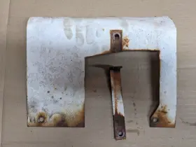 6516367 Melroe Bobcat 610 Heat Shield Deflector Engine Carburetor Exhaust Bracket