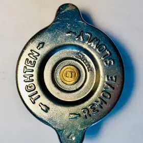 1t-8100-a2 Stant Corporation 1t8100a2 Radiator Cap With Gasket 4 Psi Fits Ford And New Holland Tractors Nos