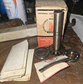Tecumseh 776104 New Old Stock # Shaft And Gear