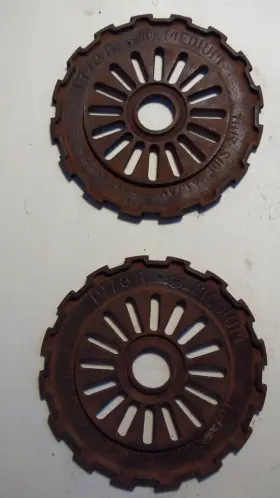 1979aa Vintage Ih Seed Corn Planter Plates Cast Iron 1978a Medium 2pcs International Harvester 1979aa Vintage Ih Seed Corn Planter Plates Cast Iron 1978a Medium 2pcs International Harvester