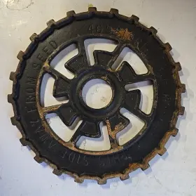 469810r1 Vintage Ih International Harvester Planter Seed Plate 469810r1 Vintage Ih International Harvester Planter Seed Plate