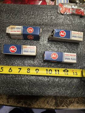 Vintage Tc85 Ac Spark Plugs Nos Lot Of 4 Farm Tractor Heavy Duty Extras